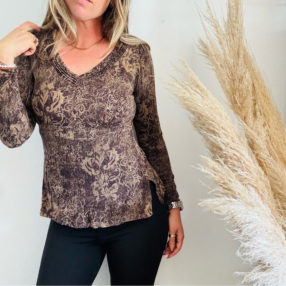 VINTAGE CALVIN KLEIN Brown Tan Paisley Print VNeck Babydoll T Shirt Top Blouse M